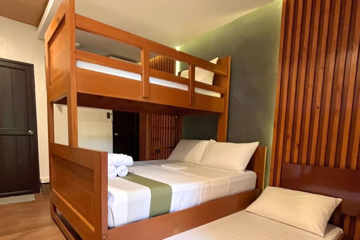 Deluxe Room, 1 Bedroom, Non Smoking, Private Bathroom | Free WiFi, bed sheets