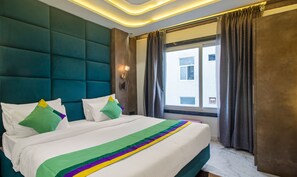 Deluxe Room | In-room safe, desk, soundproofing, iron/ironing board - Treebo Taj Dream Agra (Agra)