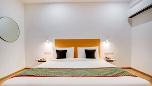 Classic Double Room - Townhouse 219 (Gurugram)