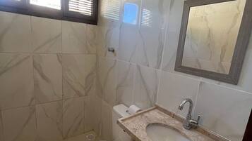 Quarto casal conforto | Banheiro | Toalhas de banho