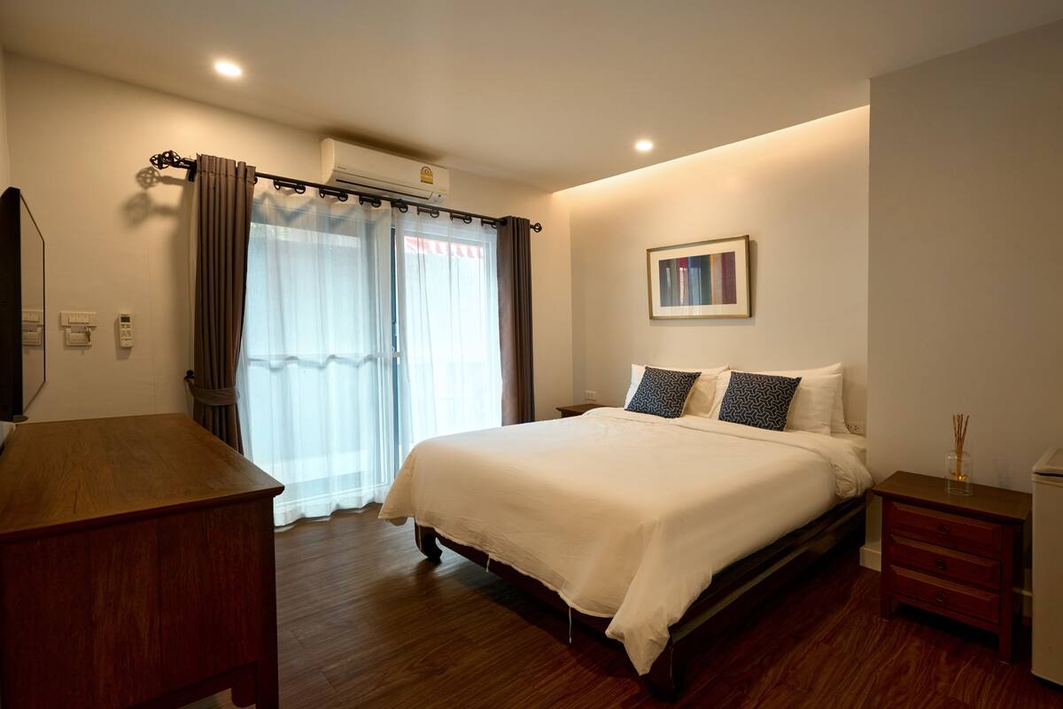 Quarto superior, 1 cama Queen | Wi-Fi de cortesia