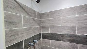 Towels, soap, shampoo, toilet paper