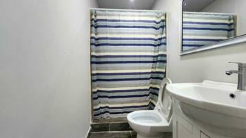 Towels, soap, shampoo, toilet paper