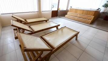Sauna, hot tub, steam room, hot springs/mineral springs, massages