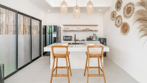 Biệt thự | Khu vực ăn uống tại phòng