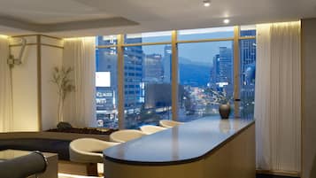 Royal Palace City Suite (Highest Floor) | Innvendig