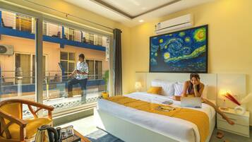 Deluxe Double Room with Balcony | Soundproofing, free WiFi, bed sheets