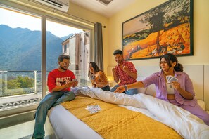 Habitació doble superior | Habitacions insonoritzades, wifi gratuïta i roba de llit 