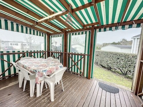 A - d'1 km à pied de la plage de St-Gilles Mobil home dans PRL 3* sécurisé