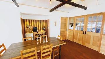 House | Living area | Flat-screen TV, toys