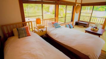 House | 3 bedrooms, premium bedding, memory foam beds, individually decorated