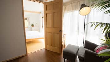 Casa | 3 quartos, escrivaninha, cortinas blackout, quartos à prova de som