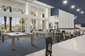 Games room - Slate Scottsdale (Phoenix)