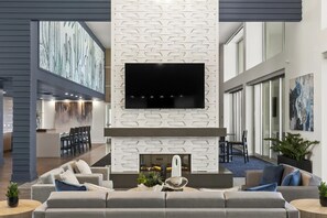 Lobby sitting area - Slate Scottsdale (Phoenix)