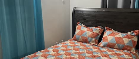 2 bedrooms, in-room safe, iron/ironing board, free WiFi