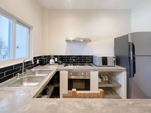 Fridge, microwave, oven, stovetop - Best Location + Clean, Safe, Just Built (Sayulita)