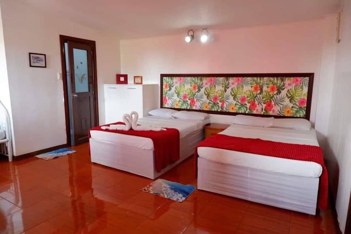 Comfort Room, 1 Bedroom, Kitchenette, City View