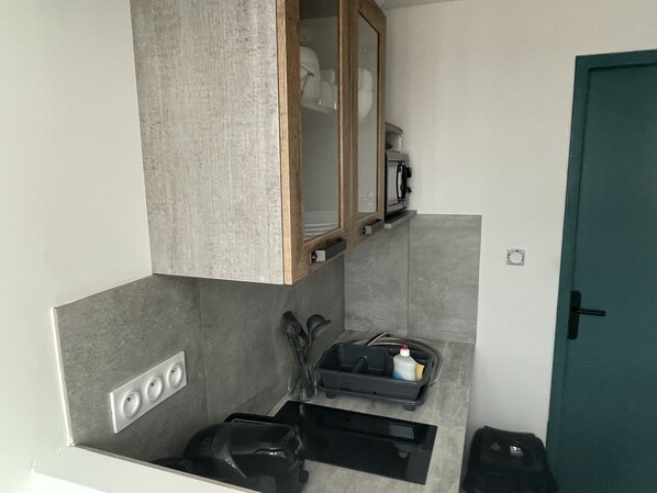 Private kitchen - Le 003 de L'avenue, Appartement Tout Confort (Roanne)