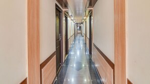 Lobby - Collection O Hotel Chennai Palace (Chennai)
