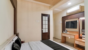 Classic Double or Twin Room | Desk, free WiFi - Collection O Hotel Chennai Palace (Chennai)