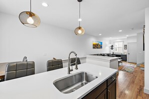 Interior - NEW! Better Together Sleep 20+ 2 Music City Homes (Nashville)