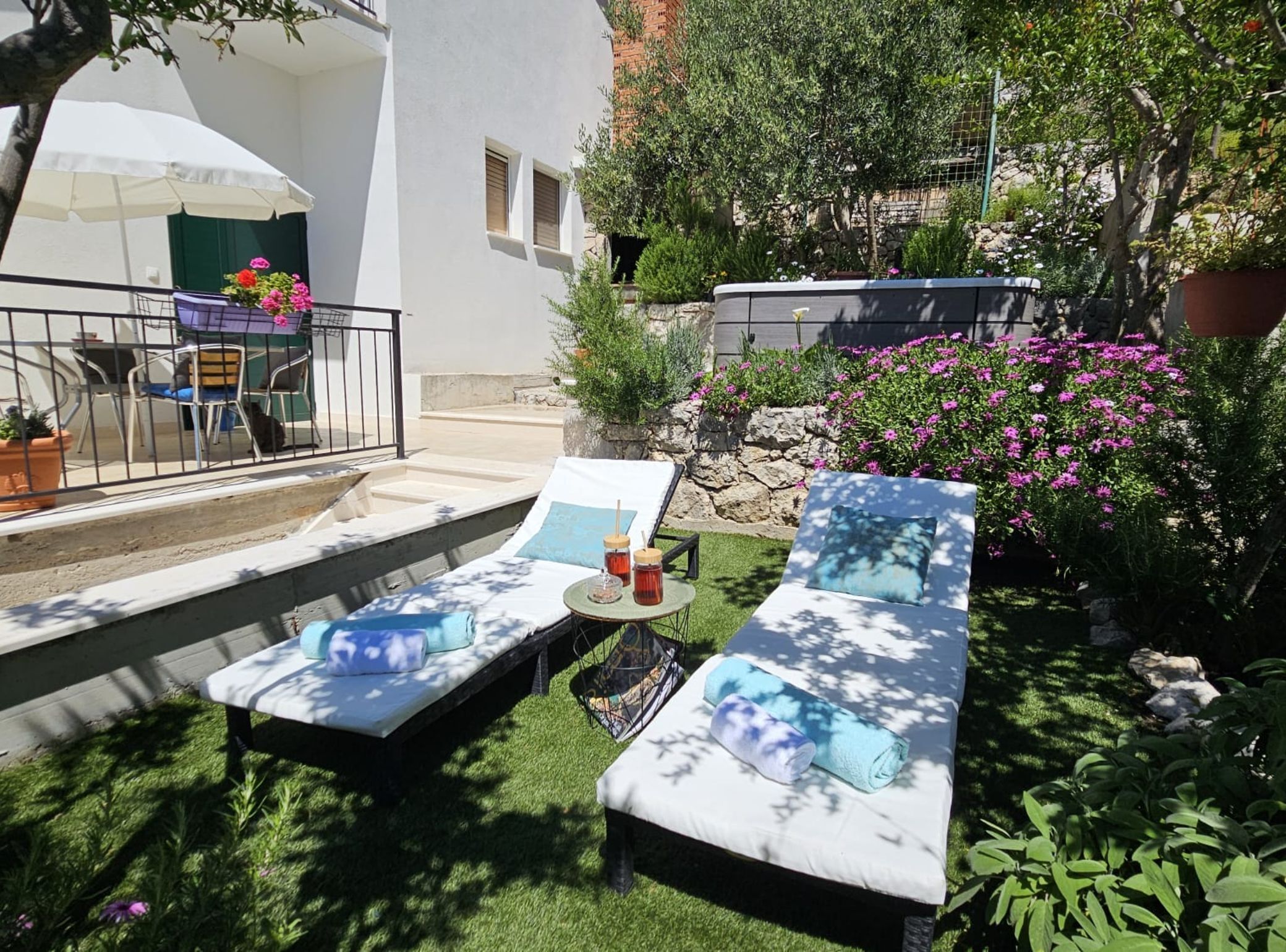 House (Three Bedroom Holiday Home) | Terrace/patio