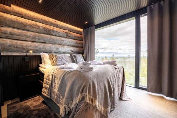 4 soverom, strykejern/-brett, wi-fi og sengetøy