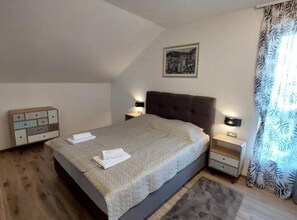 Villa (Two Bedroom Holiday Home with Terrace) | 2 bedrooms, in-room safe, soundproofing, free WiFi - Villa Tamaris (Trogir)