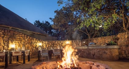 Ndlovu Safari Lodge