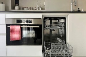 Fridge, oven, stovetop, dishwasher - Casa Mok | Open space in the heart of Milan (Milano)