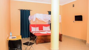 Chambre exécutive double, balcon, vue sur la cour intérieure | Literie de qualité, couette en duvet, bureau, accès au Wi-Fi (inclus)
