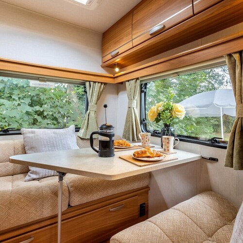 Luxury Lunar Caravan
Sleeps 6
