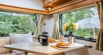 Luxury Lunar Caravan
Sleeps 6