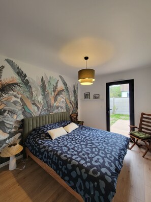 4 室のベッドルーム、アイロン / アイロン台、WiFi (無料)、ベッドシーツ