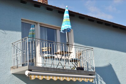 Liebevoll Eingerichtete Ferienwohnung mit Balkon und Viel Natur