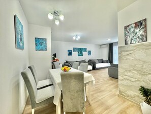 Family Apartment, Garden View | Living area
