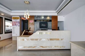 Reception - Collection O THE SENATE HOTEL (Kanayannur)