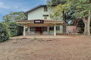 Front of property - OYO Flagship Green Hills Resort (Vasai)