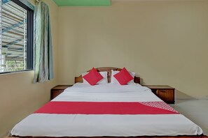 Bed sheets - OYO Flagship Green Hills Resort (Vasai)