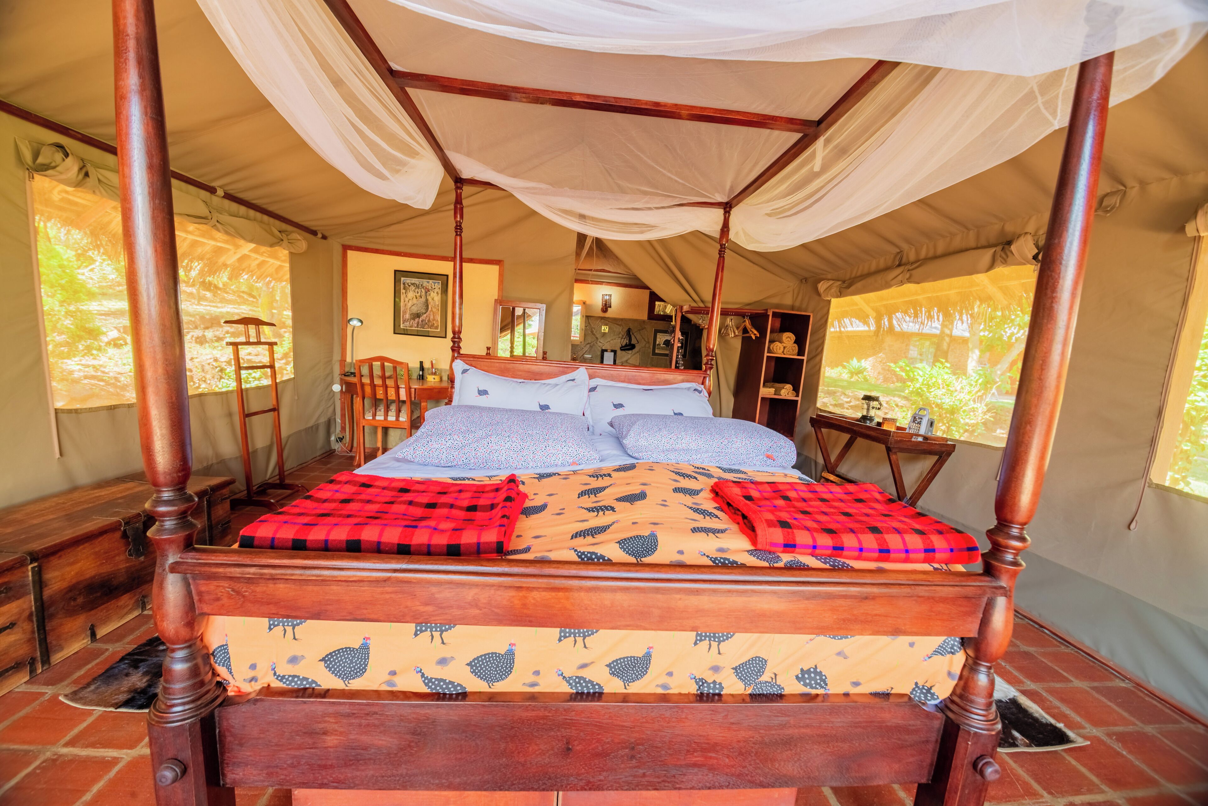Free WiFi, bed sheets
