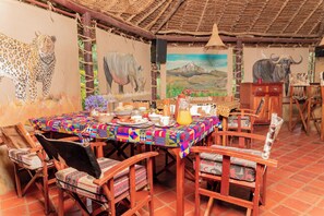 Frokostbuffé hver dag (USD 20 per person)