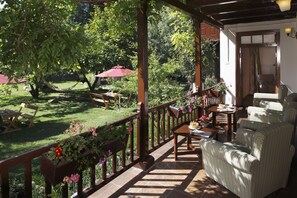 Balcony - Baikunth Manali - By Leisure Hotels (Manali)