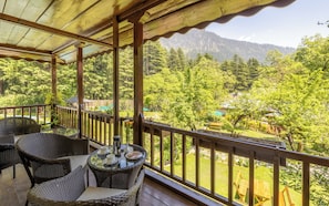 Deluxe-huone, 1 suuri parisÀnky, tupakointi kielletty, vuoristonÀköala | Pimennysverhot, ilmainen Wi-Fi