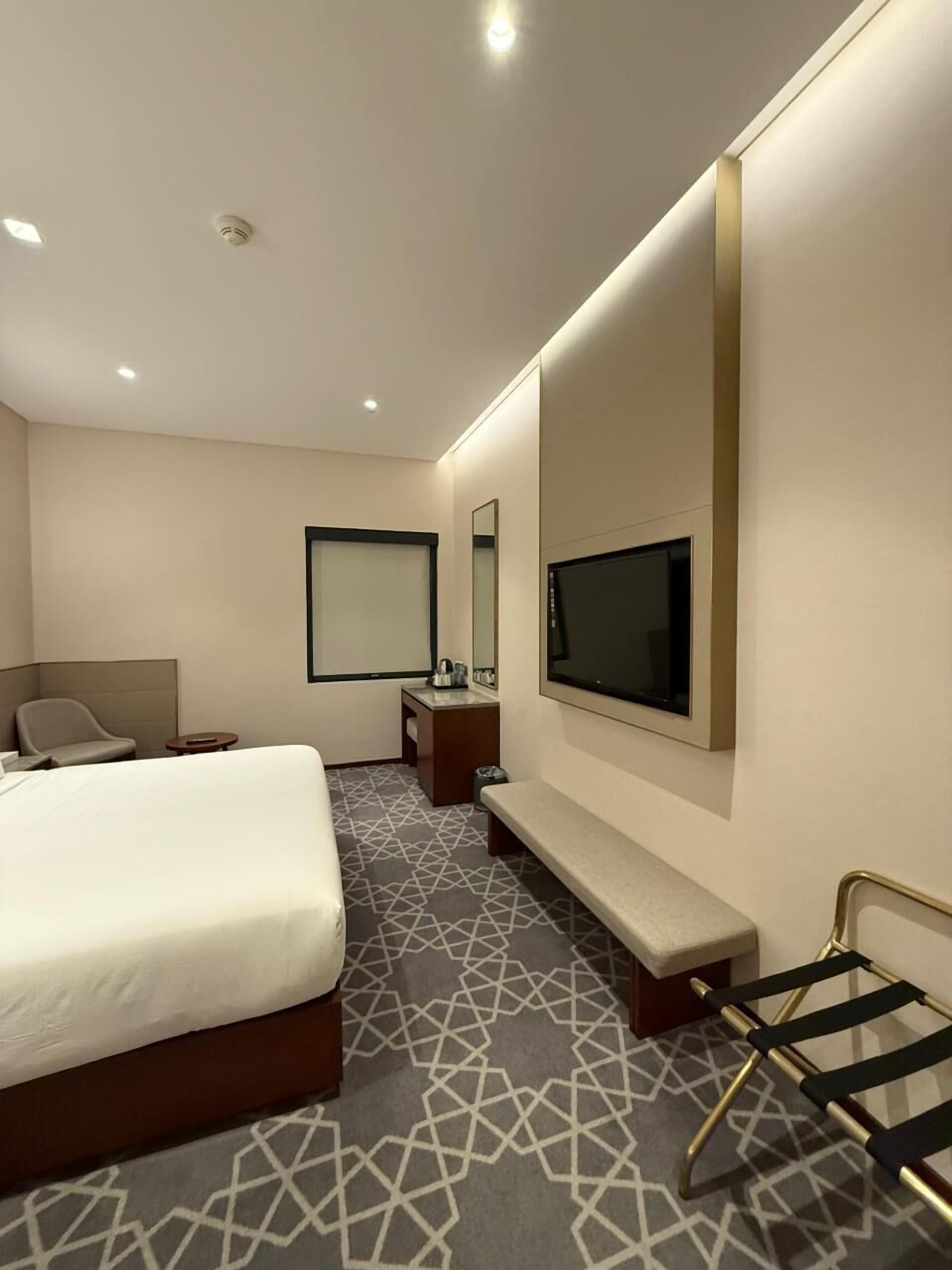 In-room safe, iron/ironing board, free WiFi, bed sheets