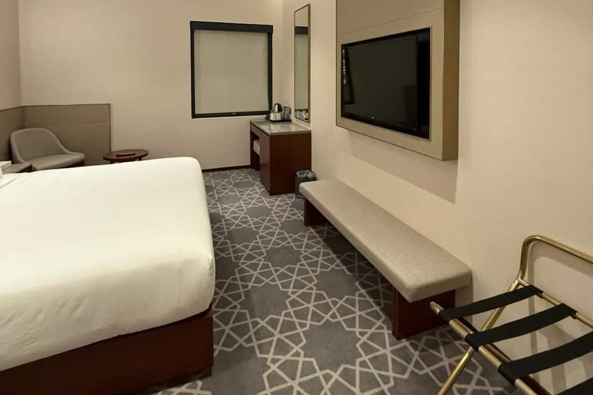 In-room safe, iron/ironing board, free WiFi, bed sheets