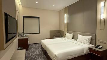 Deluxe Room | In-room safe, iron/ironing board, free WiFi, bed sheets