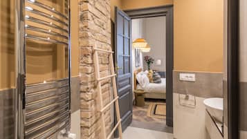 2 chambres, fer et planche Ă  repasser, Wi-Fi, draps fournis