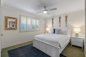 4 habitaciones, tabla de planchar con plancha, wifi y ropa de cama 