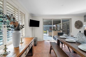 Dining - Bliss at Jervis Bay - pet-friendly Vincentia home (Vincentia)