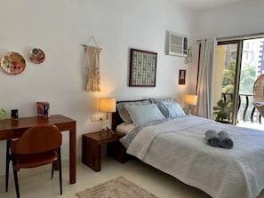 3 habitaciones, escritorio, tabla de planchar con plancha y wifi 